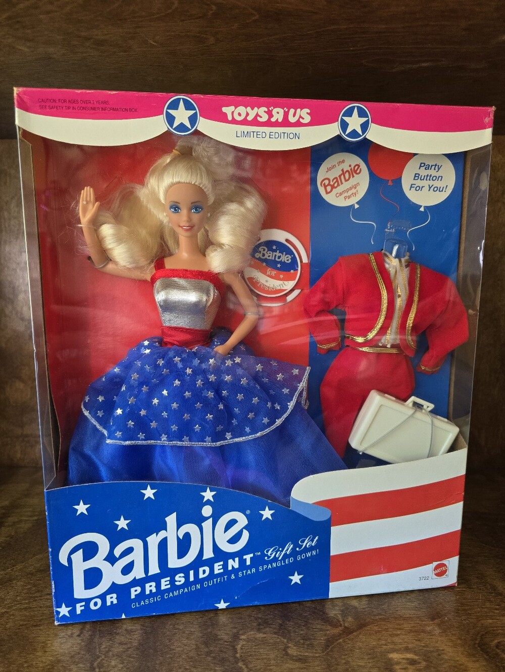 Vintage 1991 Mattel Toys “R” Us Barbie for President Gift Set Blonde #3722 NRFB